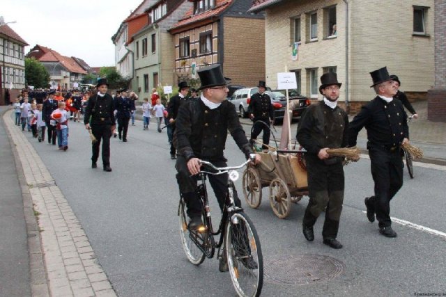 2010-08-15 Festumzug 750 Jahre Barbis (402)